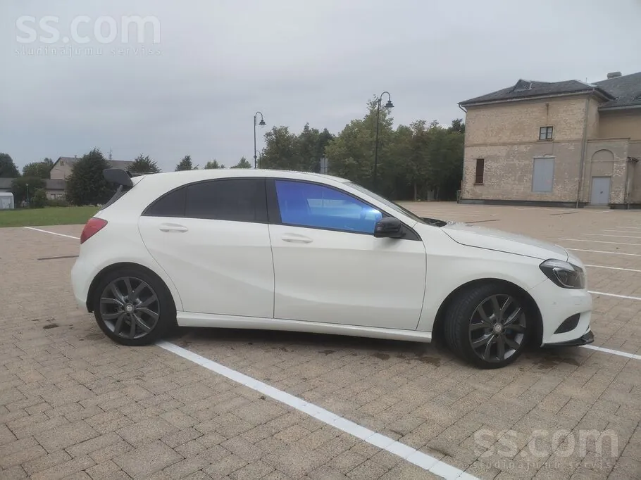 Mercedes-Benz A180 2013 photo 4