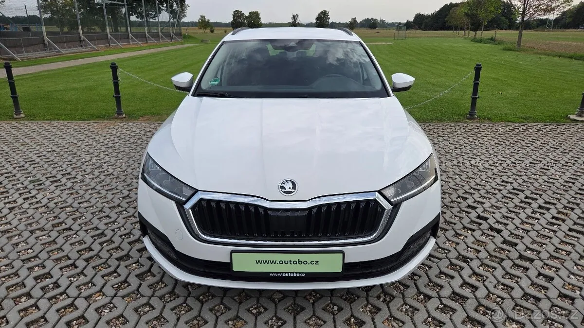 Skoda Octavia 2023 photo 2