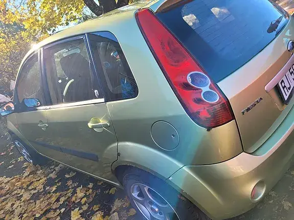 Ford Fiesta 2006 photo 4