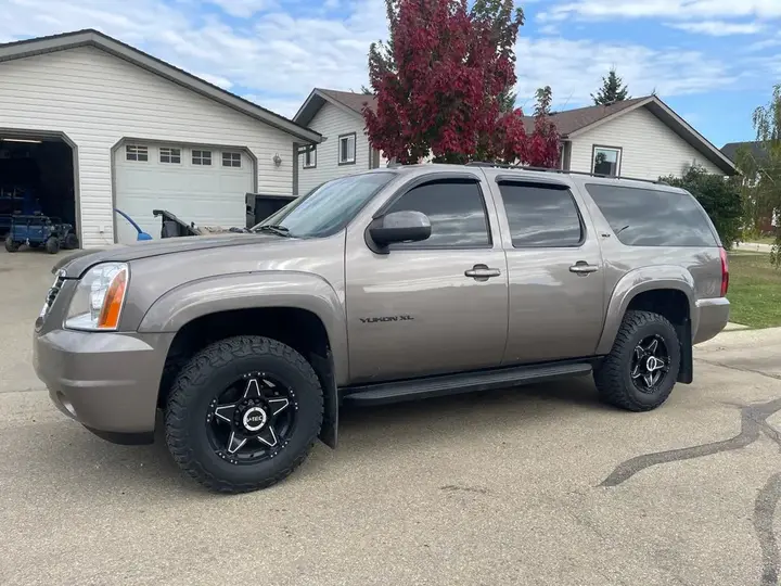 GMC Yukon Xl 2012 photo 4