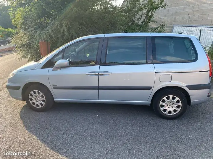 Peugeot 807