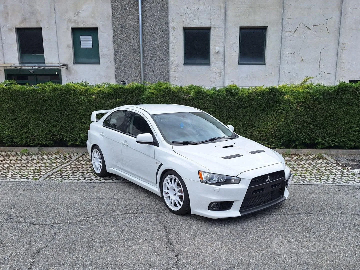 Mitsubishi Lancer Evolution 2009 photo 3