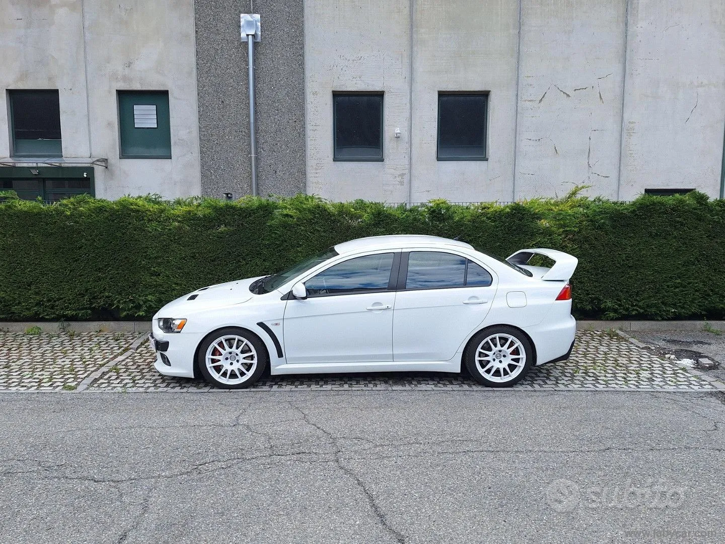 Mitsubishi Lancer Evolution 2009 photo 4