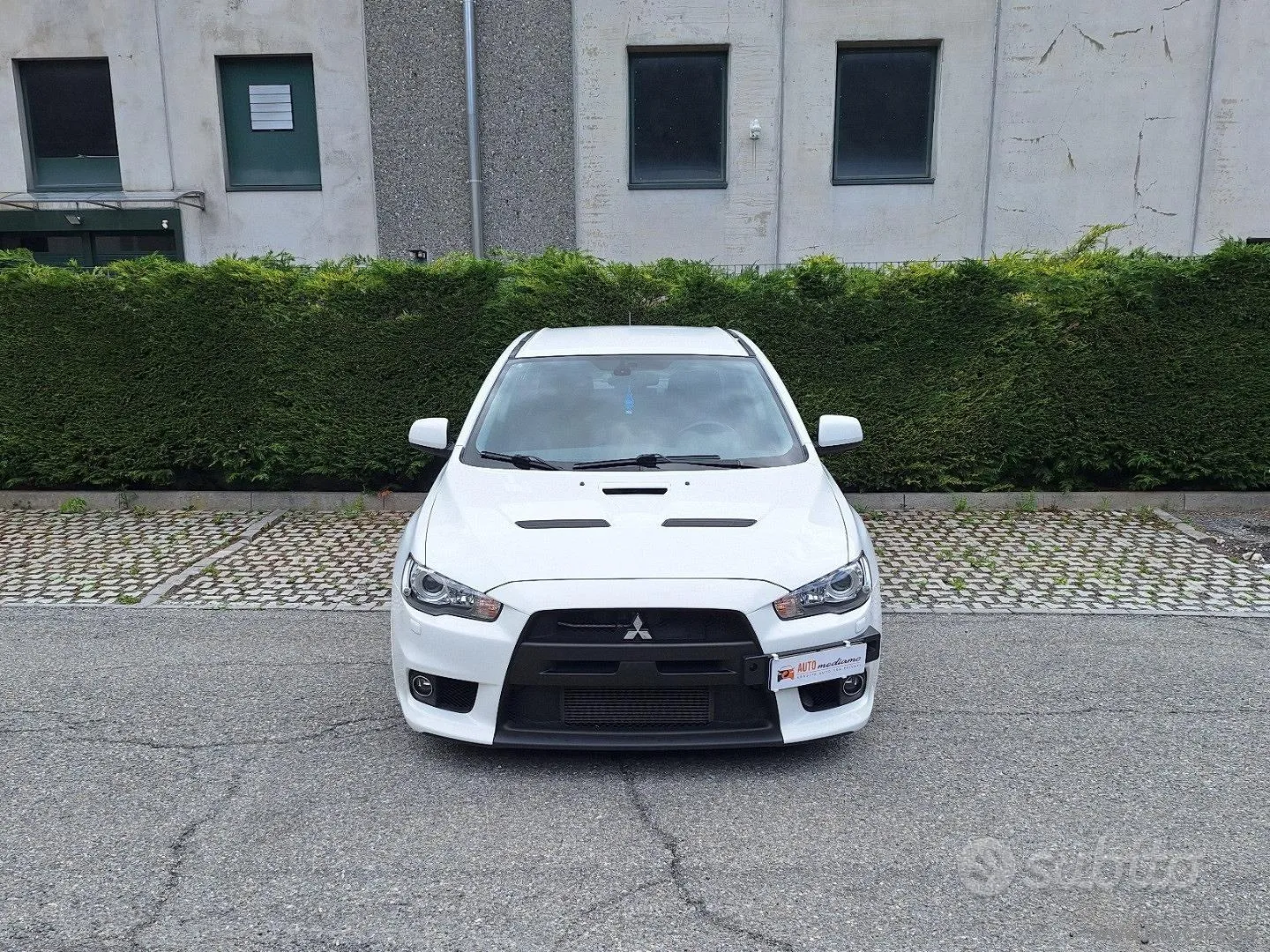 Mitsubishi Lancer Evolution 2009 photo 2
