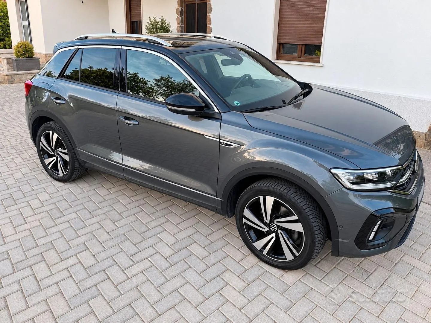 Volkswagen T-Roc 2022 photo 2