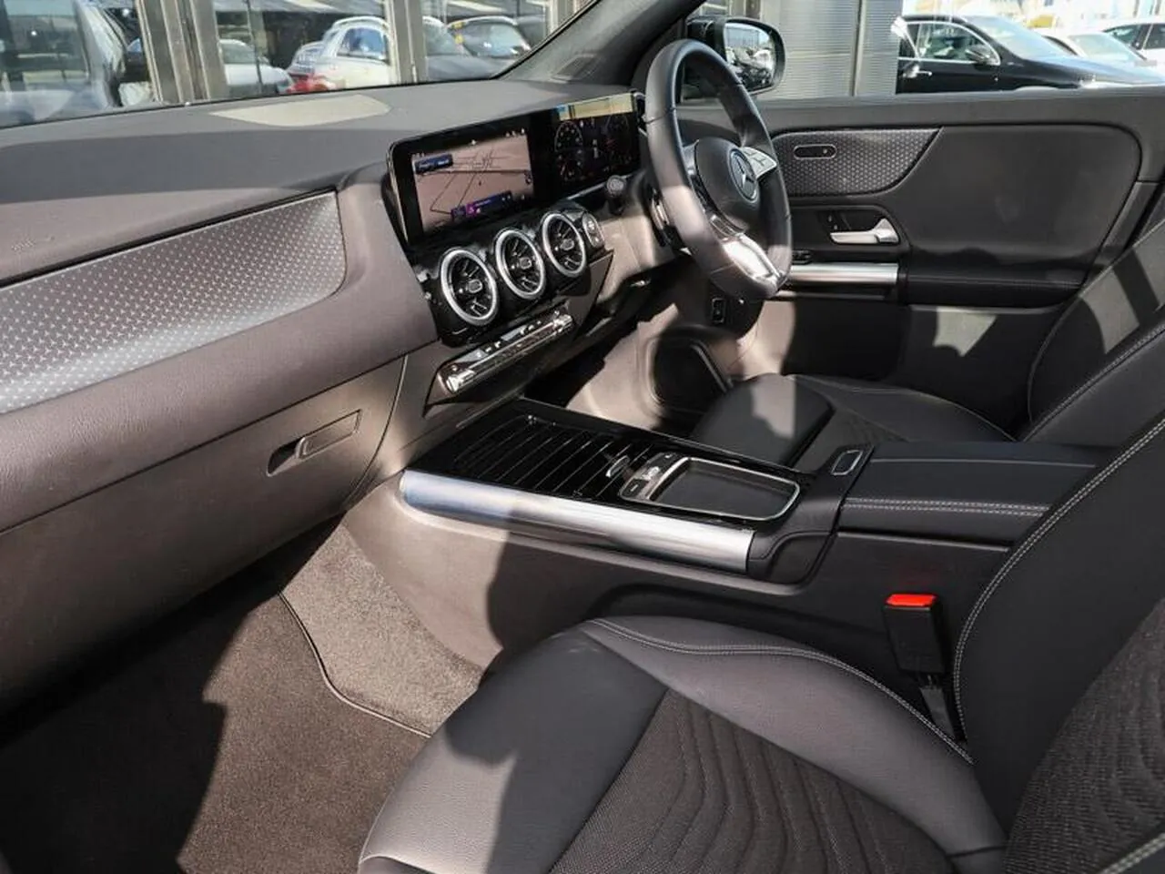 Mercedes-Benz Gla 2024 photo 5