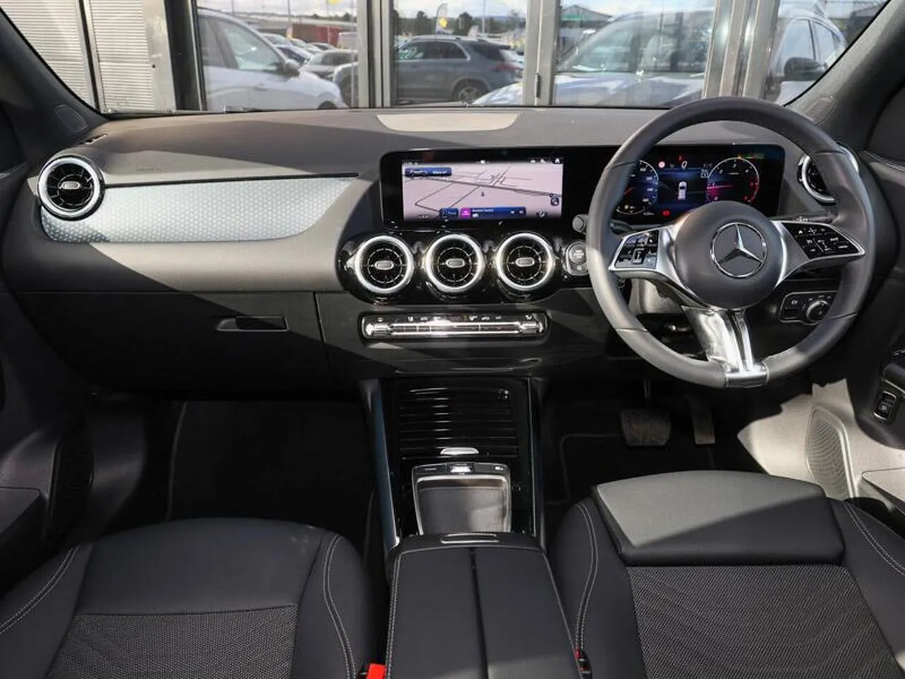 Mercedes-Benz Gla 2024 photo 3