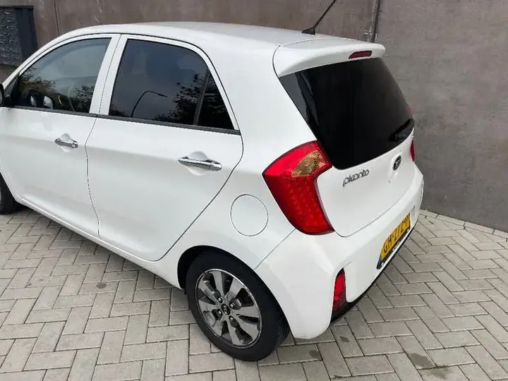 Kia Picanto 2015 photo 2