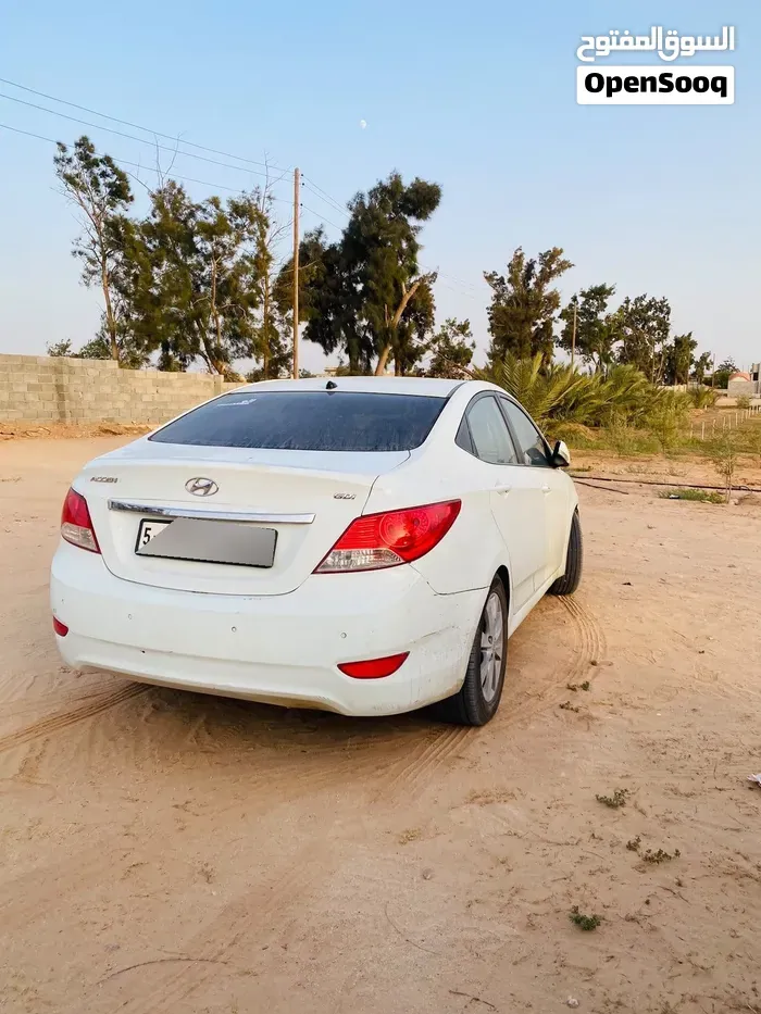 Hyundai Accent 2012 photo 2