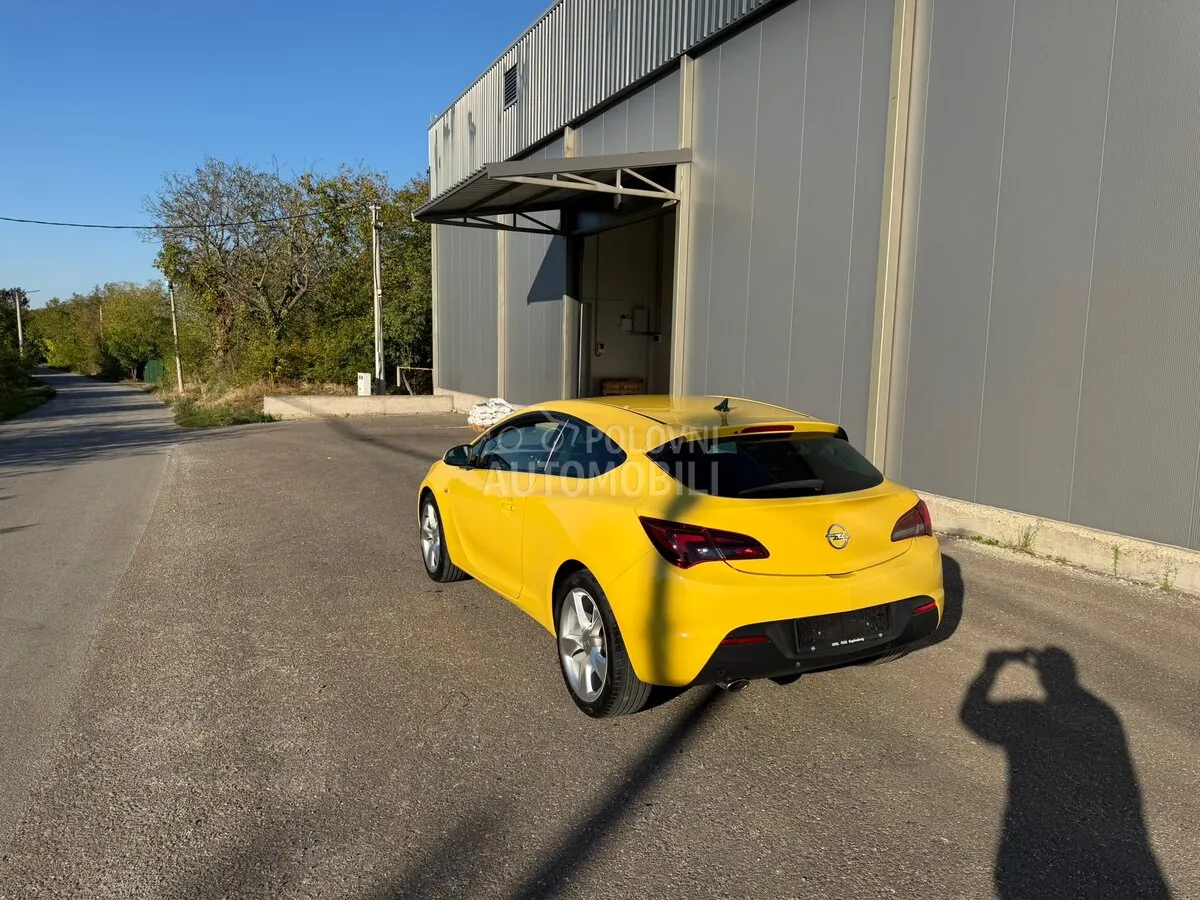 Opel Astra J 2012 photo 5