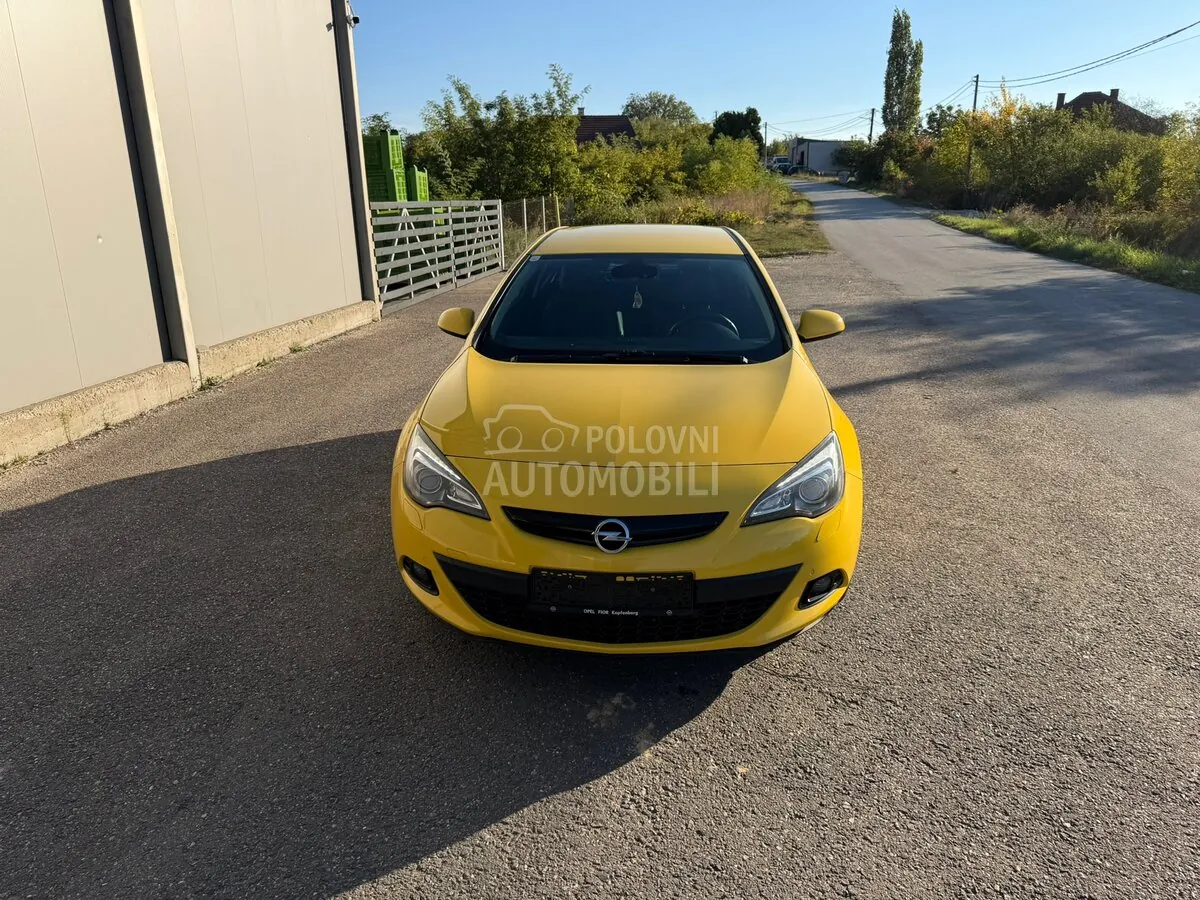 Opel Astra J 2012 photo 2