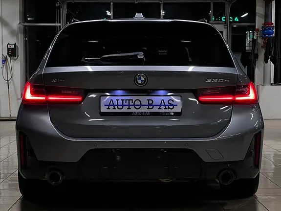 BMW 330E 2023 photo 4