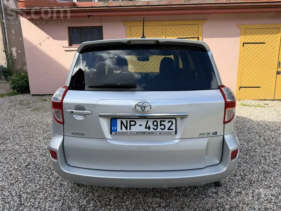 Toyota Rav4 2012 photo 4