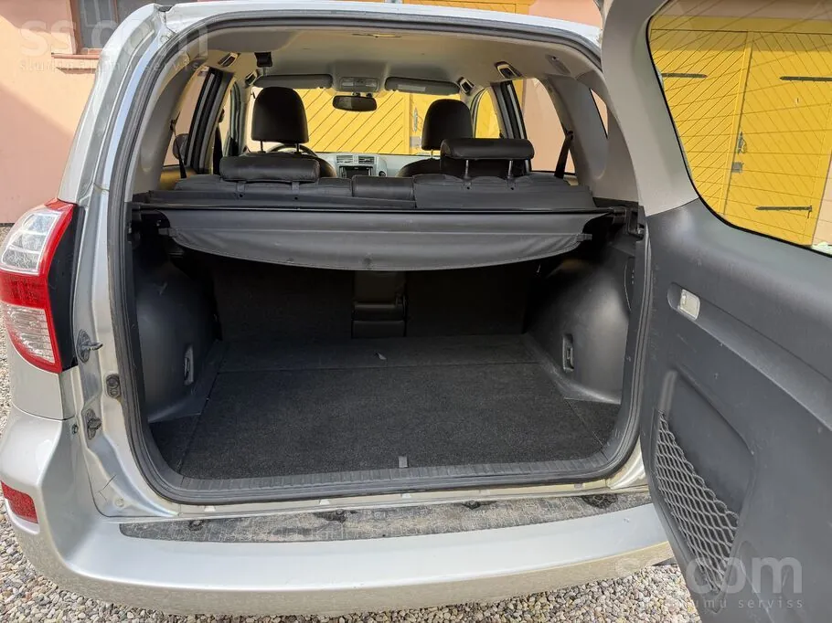 Toyota Rav4 2012 photo 5