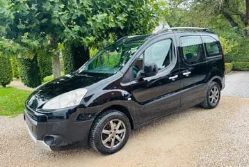 Peugeot Partner 2011 photo 2