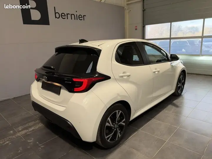 Toyota Yaris 2025 photo 3
