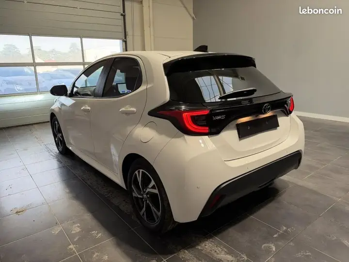 Toyota Yaris 2025 photo 4