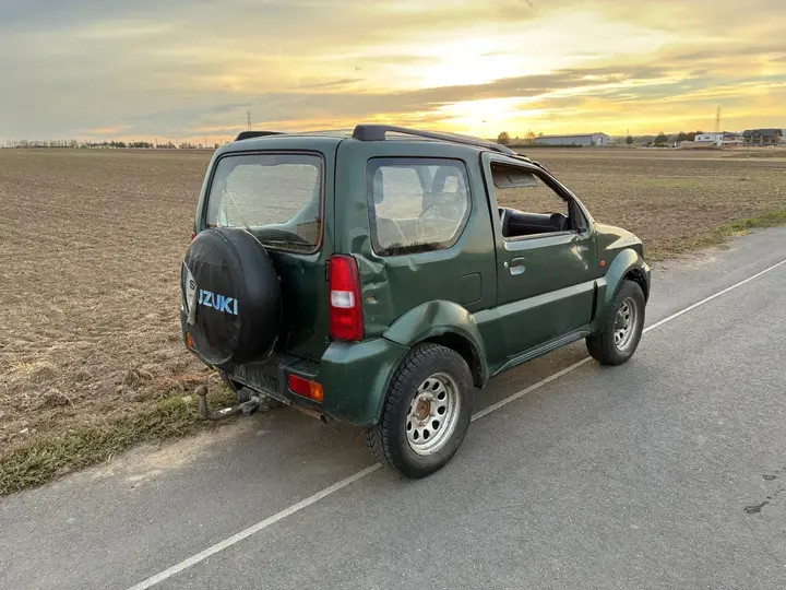 Suzuki Jimny 2010 photo 2