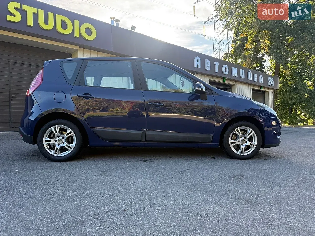 Renault Scenic 2011 photo 4