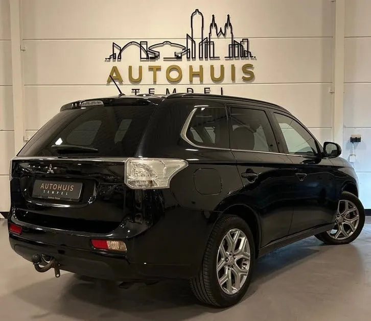 Mitsubishi Outlander 2013 photo 2