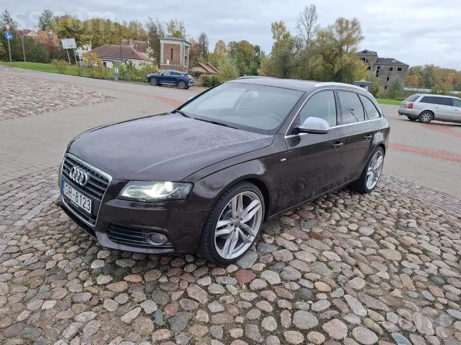 Audi A4 2010 photo 2