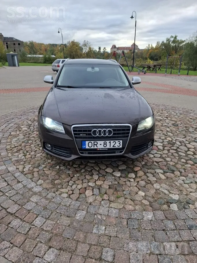 Audi A4 2010 photo 3