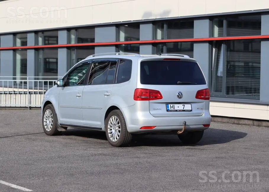 Volkswagen Touran 2011 photo 4