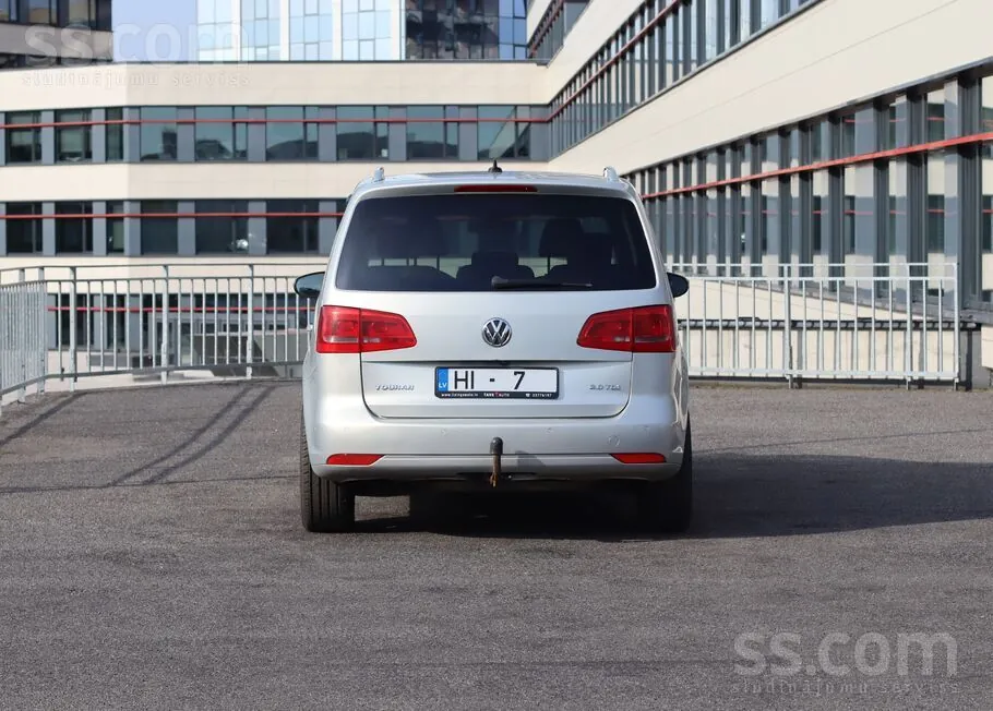 Volkswagen Touran 2011 photo 5