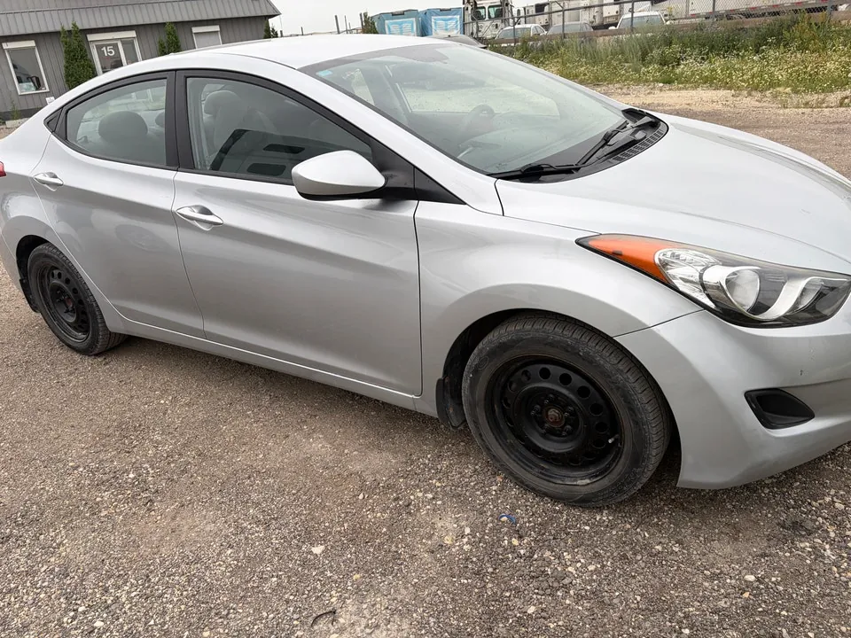 Hyundai Elantra 2012 photo 2