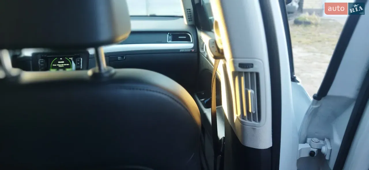 Skoda Superb 2014 photo 3