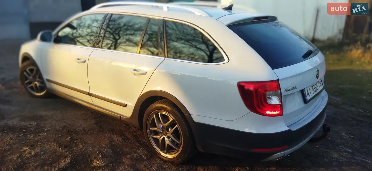 Skoda Superb 2014 photo 5