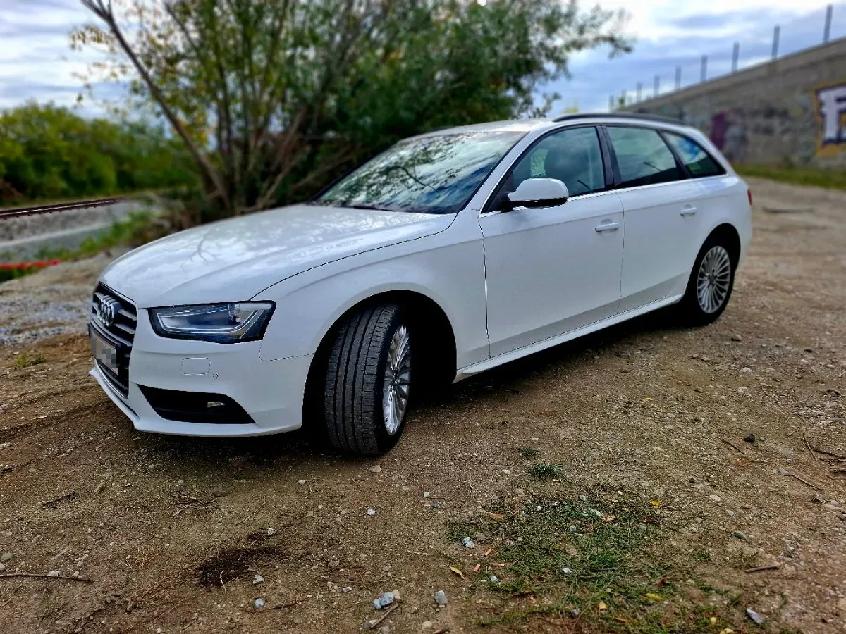 Audi A4 2014 photo 2