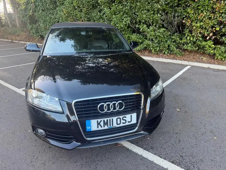 Audi A3 Cabriolet 2011 photo 2
