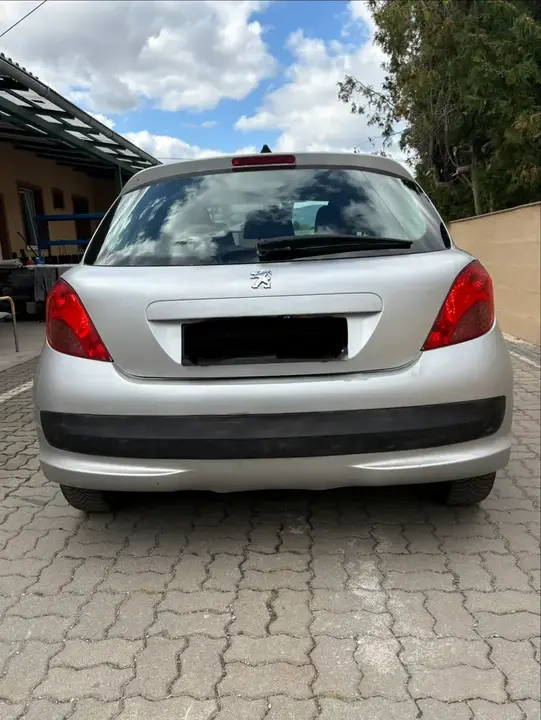 Peugeot 207 2007 photo 2