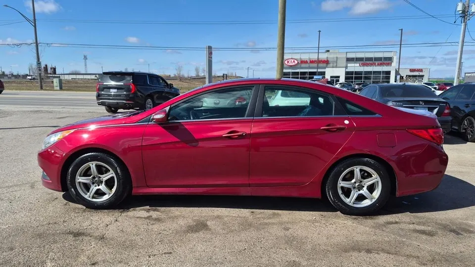 Hyundai Sonata 2014 photo 2