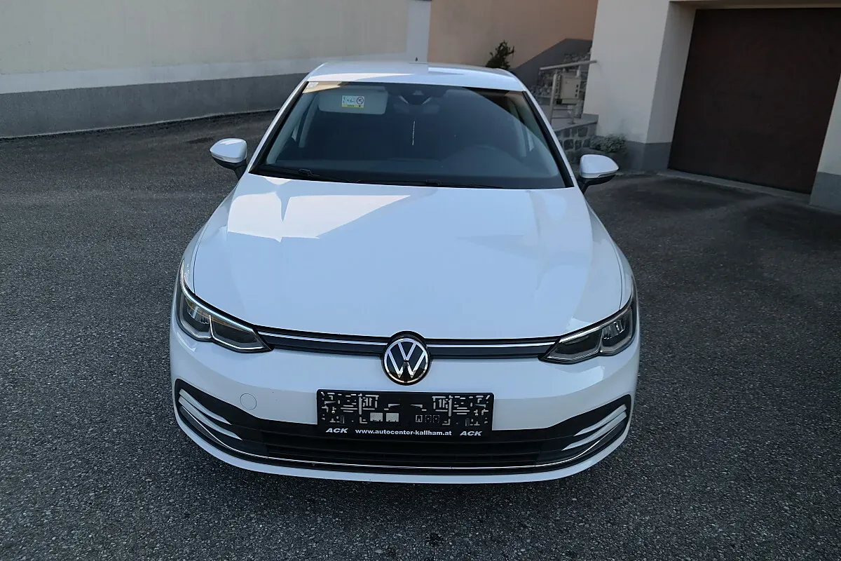 Volkswagen Golf 2022 photo 2