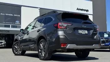 Subaru Outback 2024 photo 3