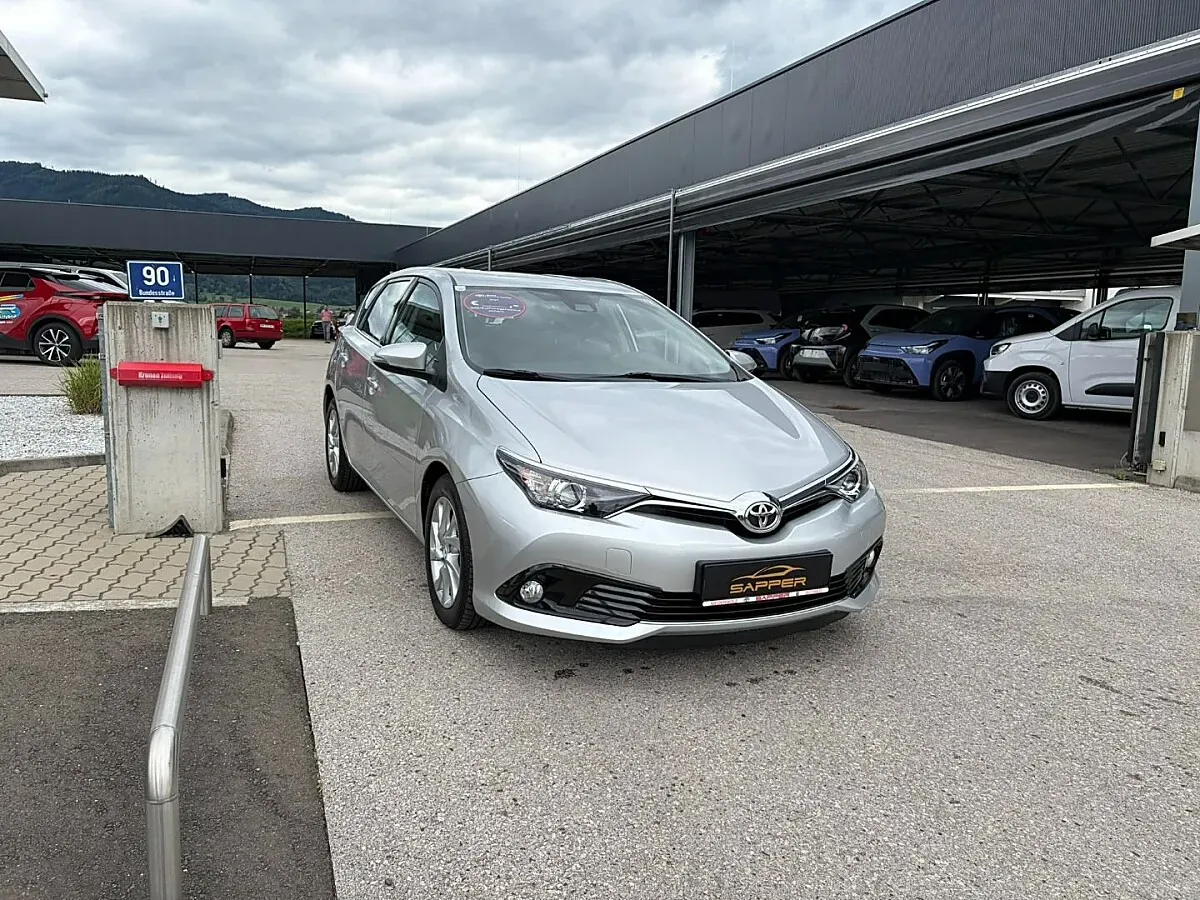 Toyota Auris 2017 photo 3