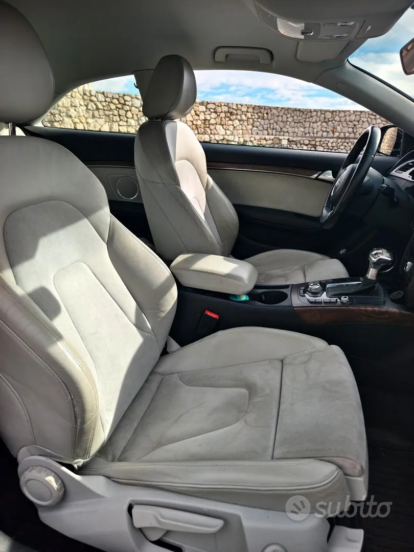 Audi A5 2012 photo 4