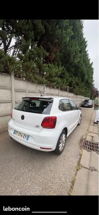 Volkswagen Polo 2015 photo 2