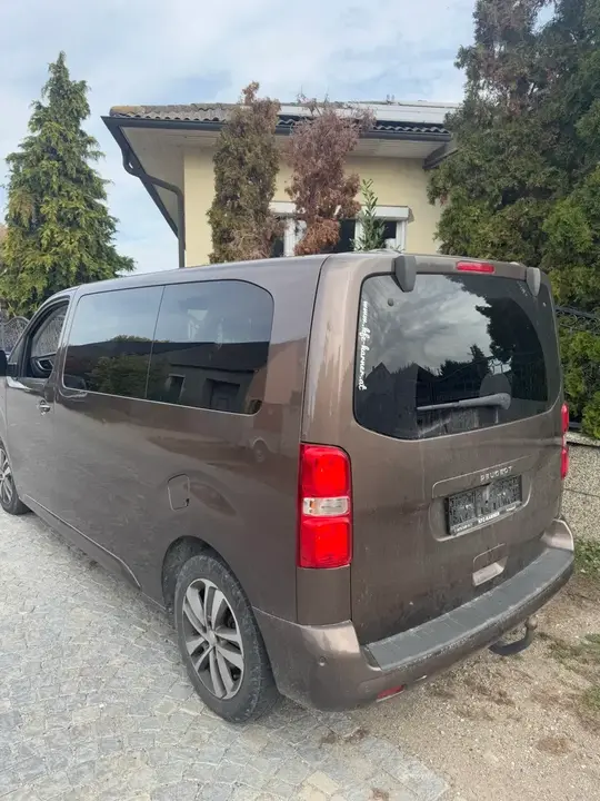 Peugeot Traveller 2016 photo 2