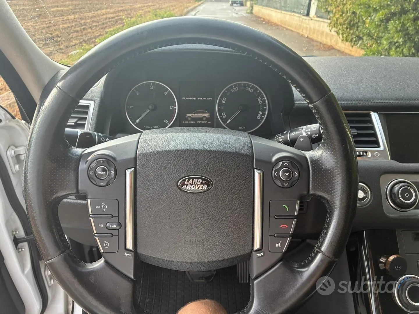 Land Rover Range Rover Sport 2013 photo 4