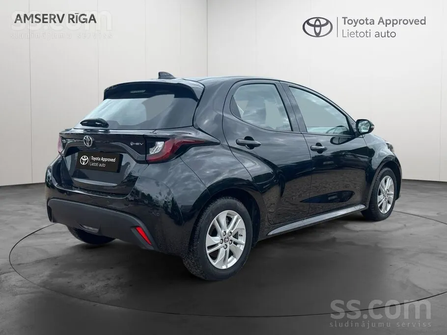 Toyota Yaris 2025 photo 2