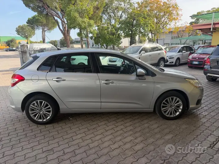 Citroen C4 2012 photo 3