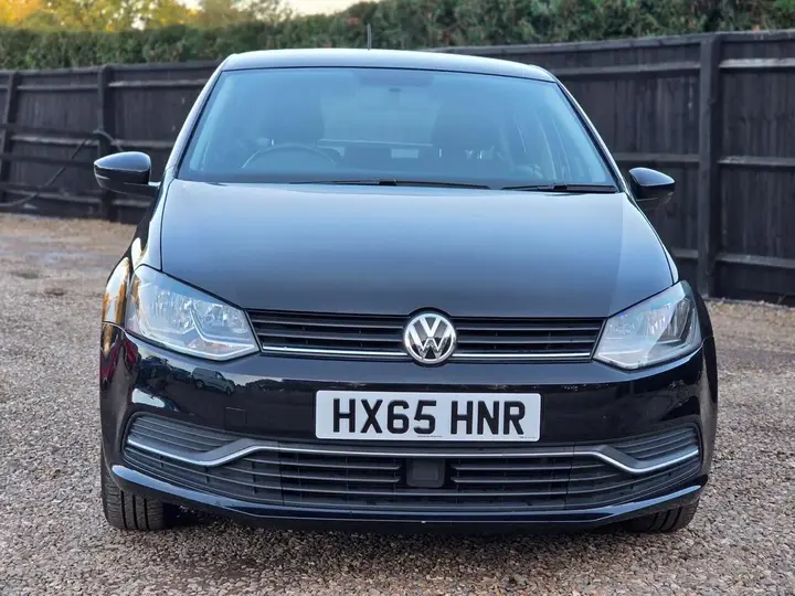 Volkswagen Polo 2015 photo 2