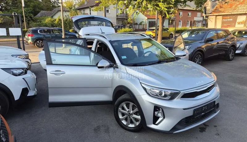 Kia Stonic 2022 photo 2