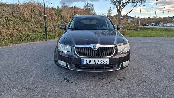 Skoda Superb 2010 photo 3