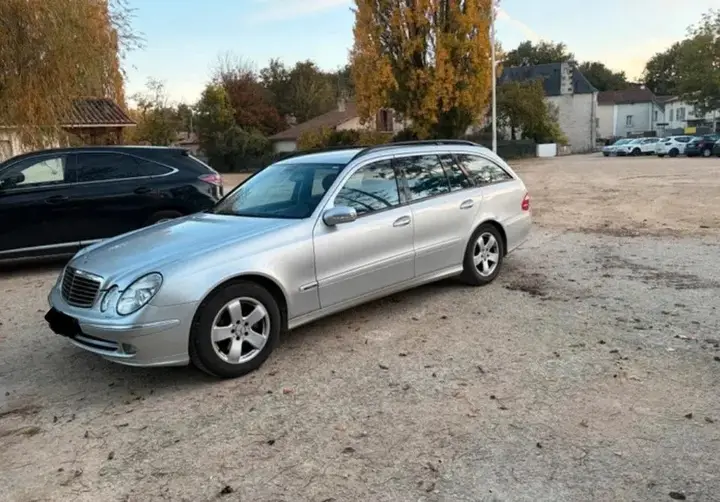Mercedes-Benz 220D