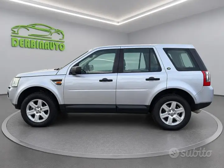 Land Rover Freelander 2008 photo 3