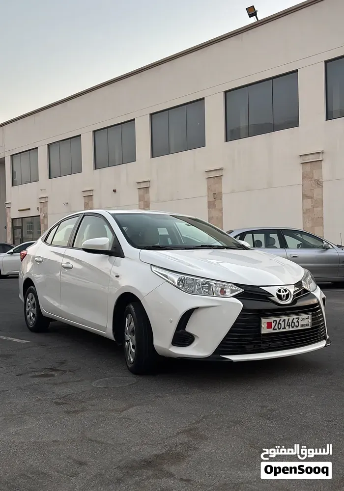 Toyota Yaris 2022 photo 2